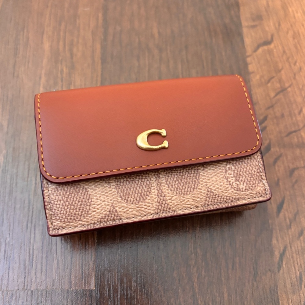 Coach Essential Mini Trifold Wallet in Signature Canvas
